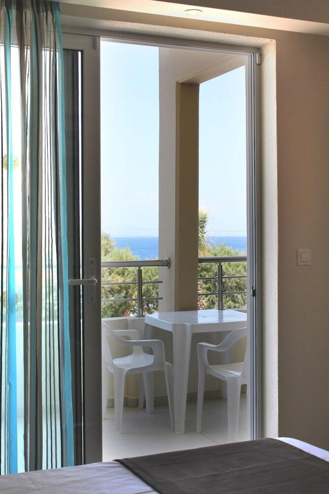 Sea Melody & Hotel